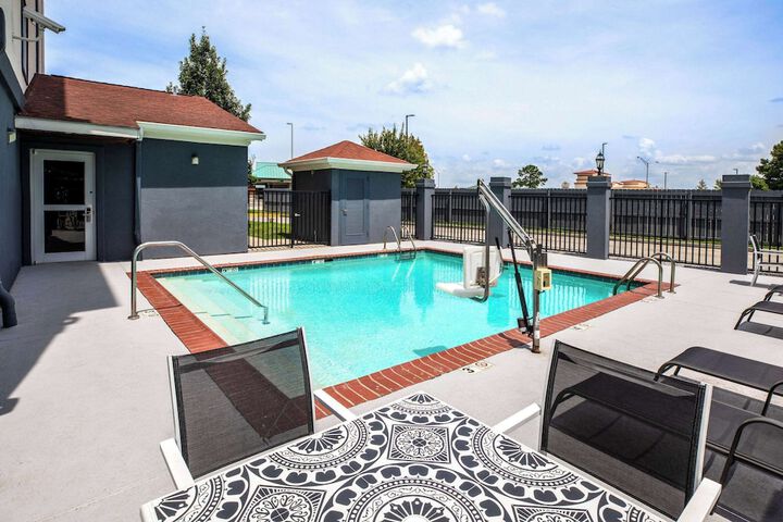 Pool 7 of 42