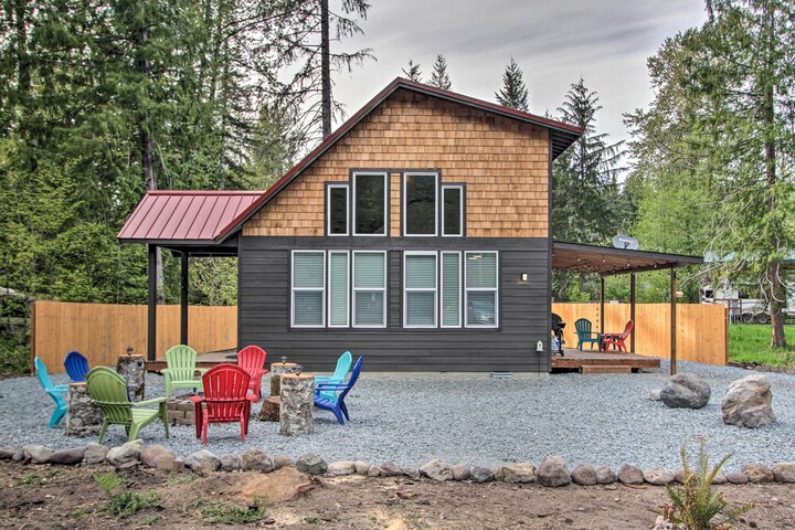Cozy Cabin - 5 Miles to Mt. Rainier National Park!