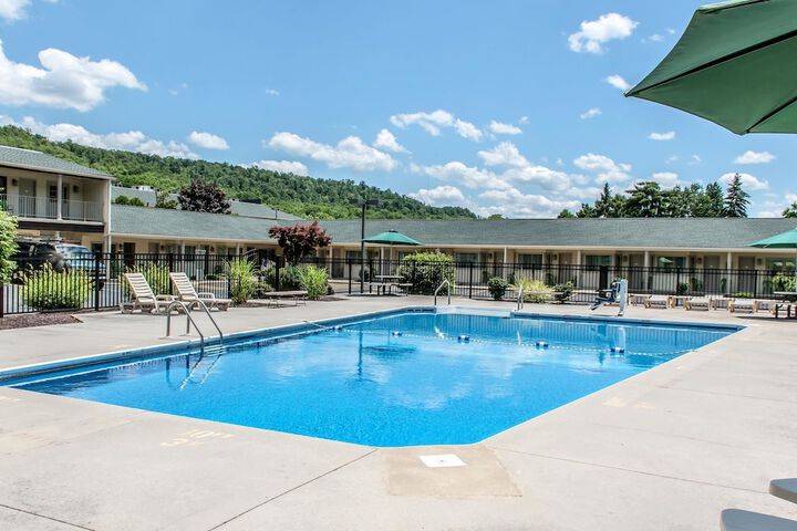 Pool 9 of 54