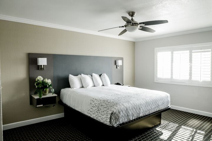 Room 48 of 82