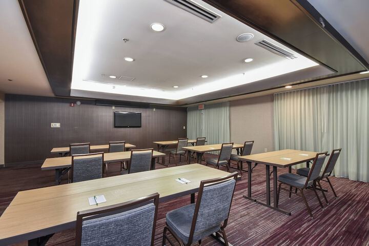 Courtyard by Marriott Charlotte / Matthews