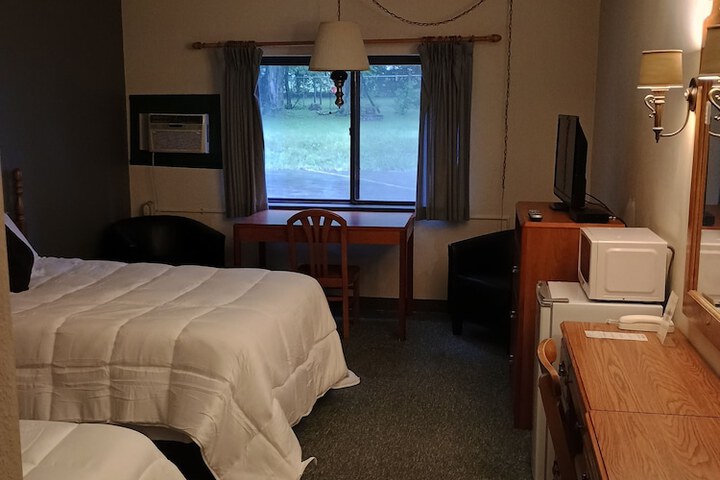 Room 21 of 28