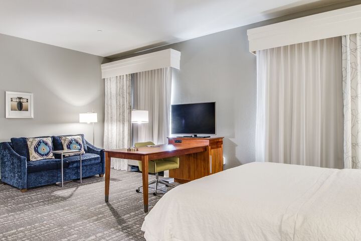 Hampton Inn & Suites Dallas / Ft. Worth Airport South