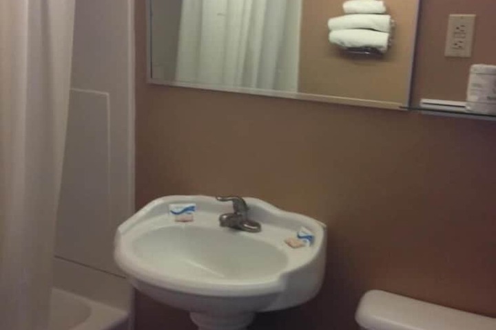 Room 18 of 21