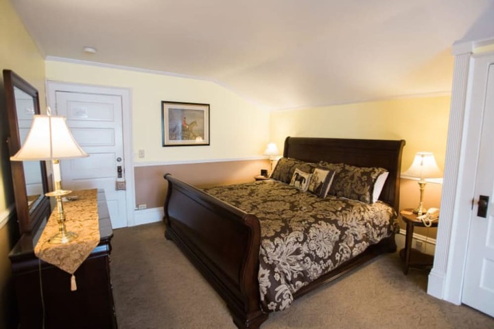 Albemarle Inn