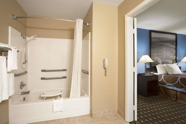 Super 8 by Wyndham Henryetta