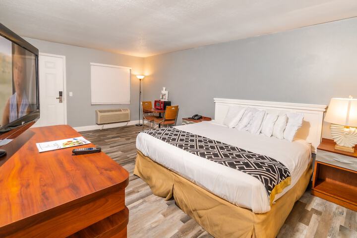 Room 33 of 34