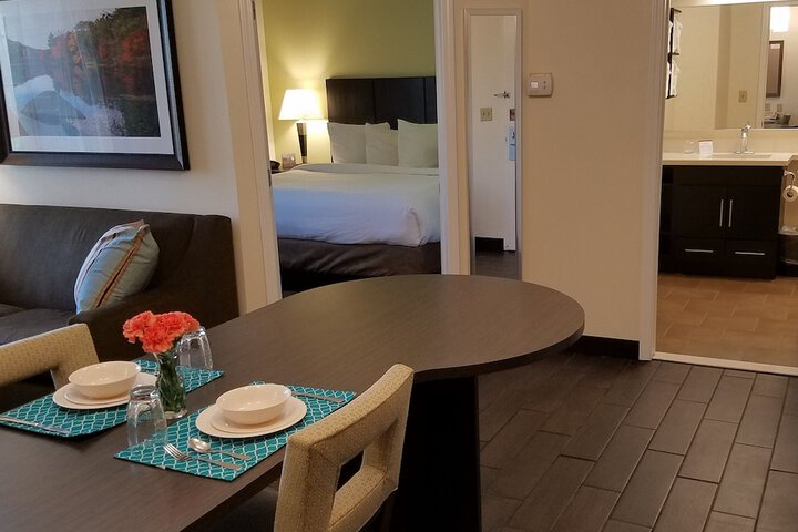 Room 21 of 38