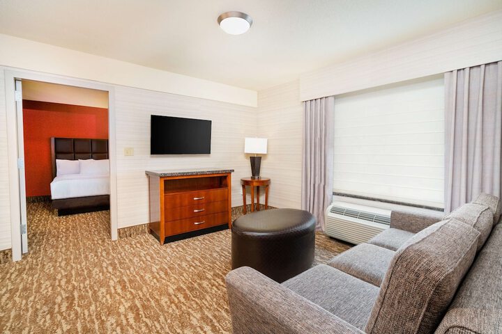 Room 9 of 50