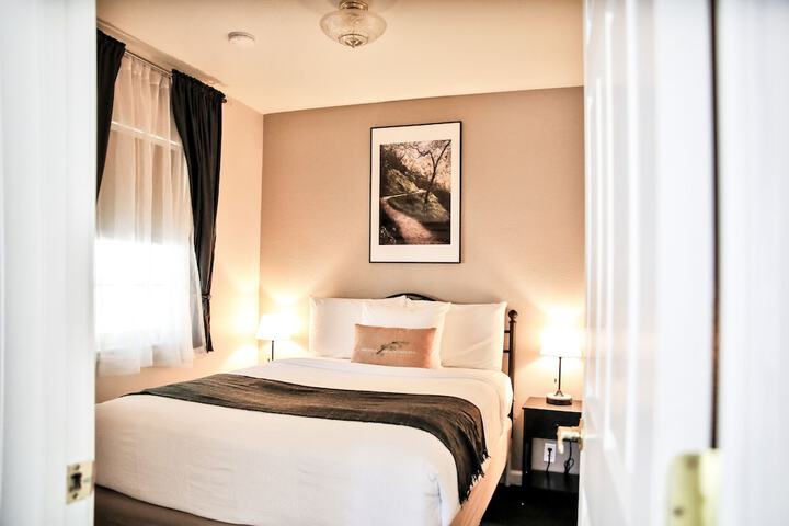 Room 37 of 100