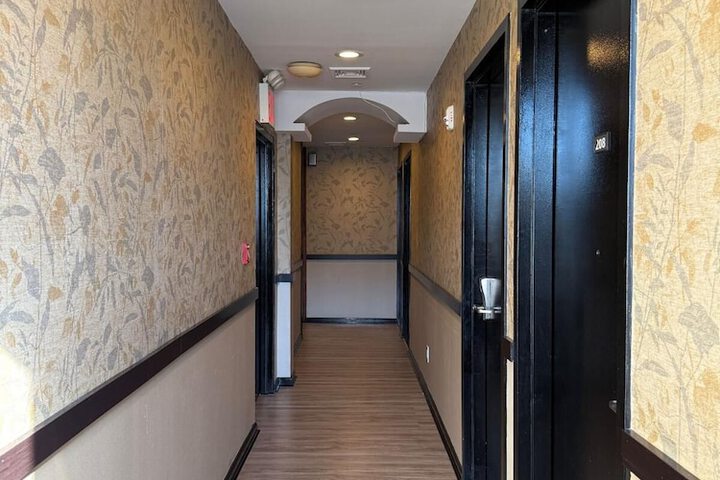 Hotel Key LaGuardia Airport