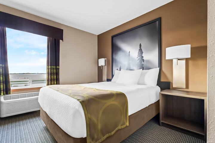 Super 8 by Wyndham Prince Albert