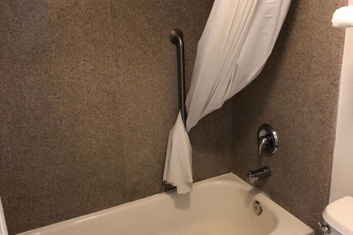 Room 40 of 46