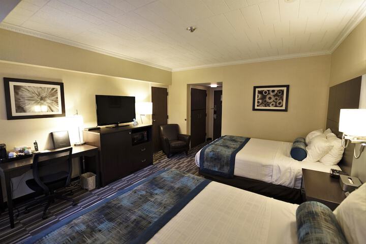 Room 13 of 37