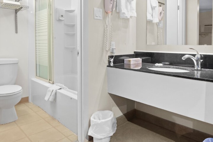 Dauphin Inn Express