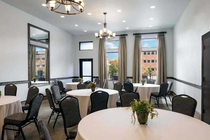 Hawthorn Extended Stay by Wyndham Rome