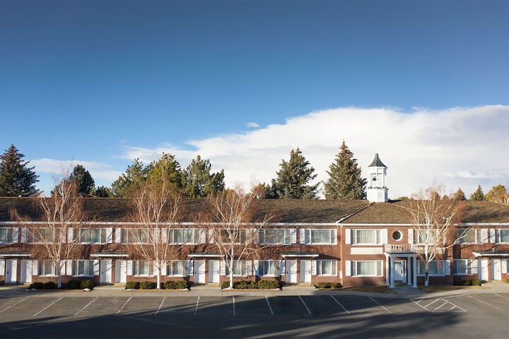 Hotel 7 of 51