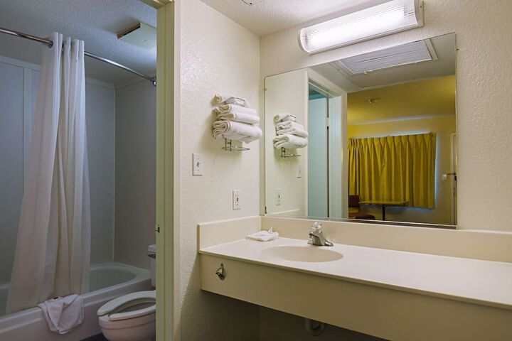 Room 19 of 46