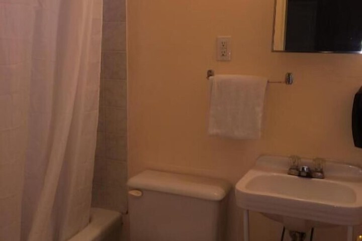 Room 17 of 25