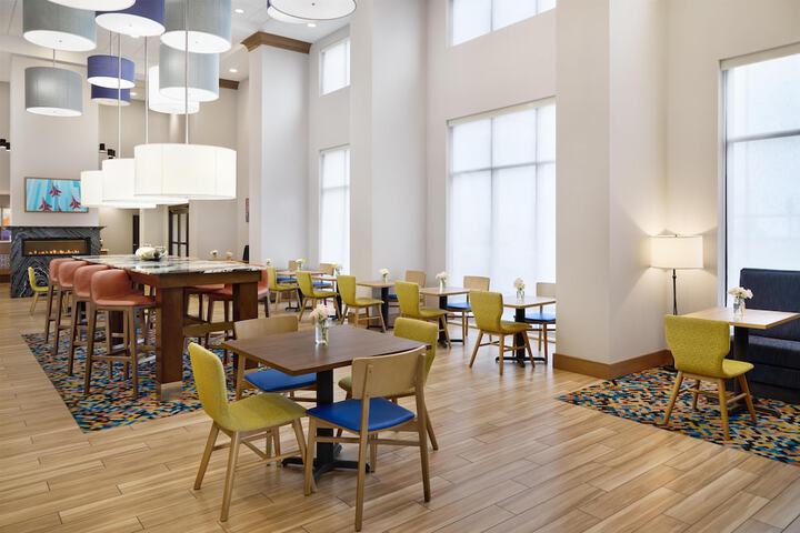Hampton Inn & Suites Syracuse North Airport Area