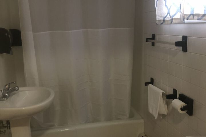 Room 14 of 18