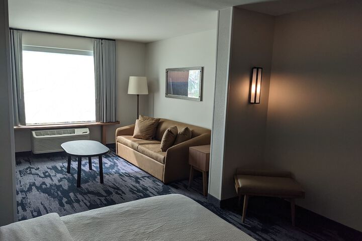 Room 8 of 33