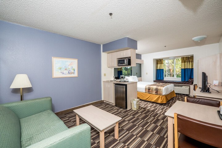 Microtel Inn & Suites by Wyndham Palm Coast I-95