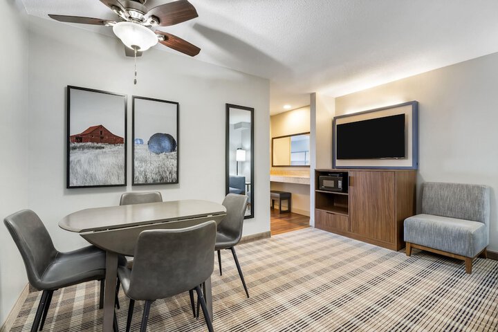 AmericInn by Wyndham Valley City - Conference Center