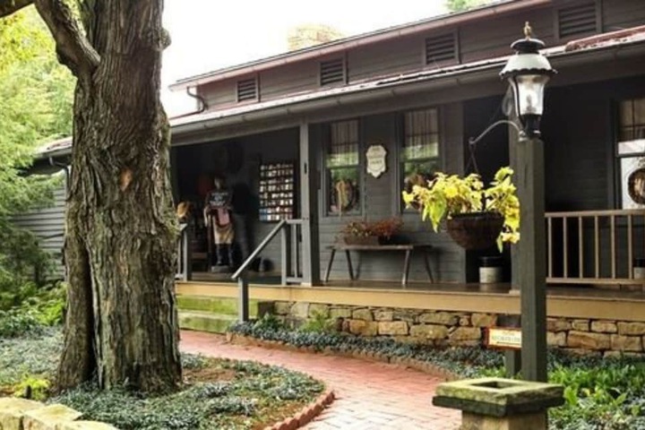 Deer Creek Winery at Watson Estate