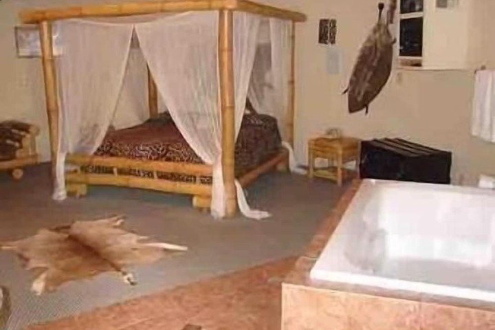 Wildwood Inn Tropical Dome & Theme Suites