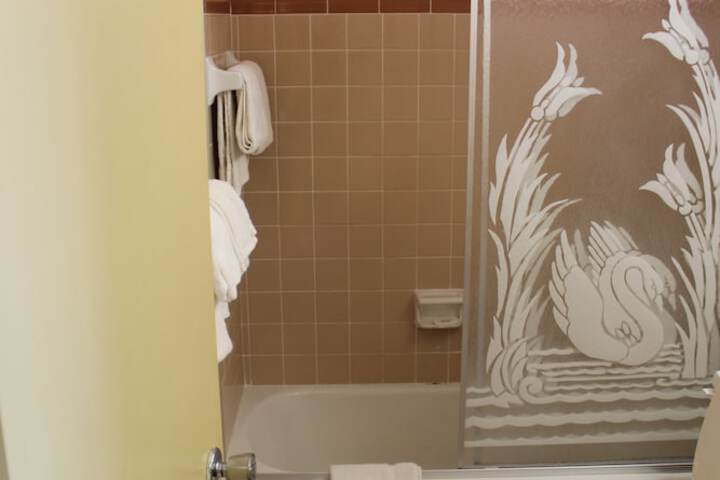 Room 18 of 33