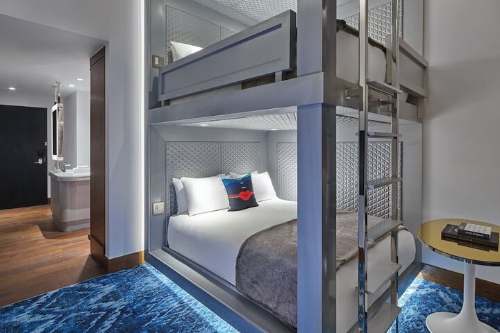 Room 32 of 78