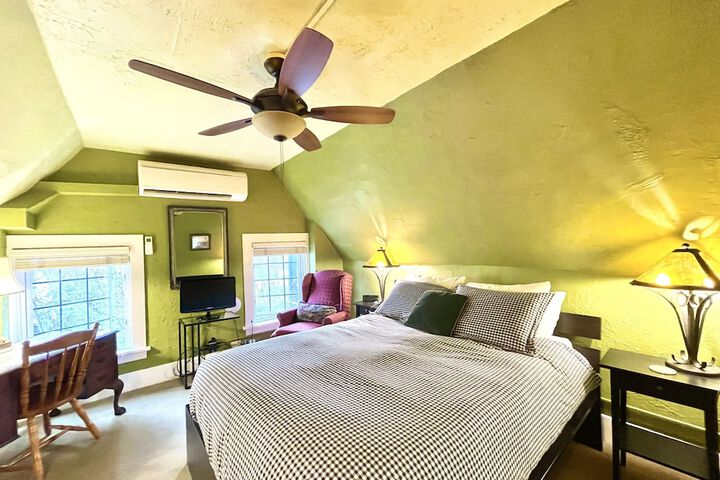 Room 4 of 39