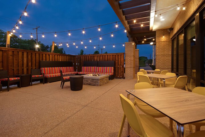 Terrace/Patio 43 of 44
