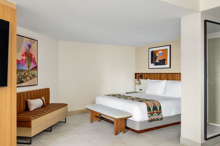 Room 27 of 72