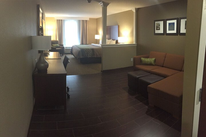 Room 10 of 39