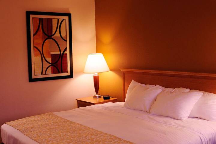 Room 9 of 28