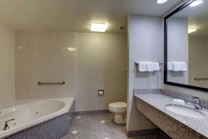 Room 20 of 79