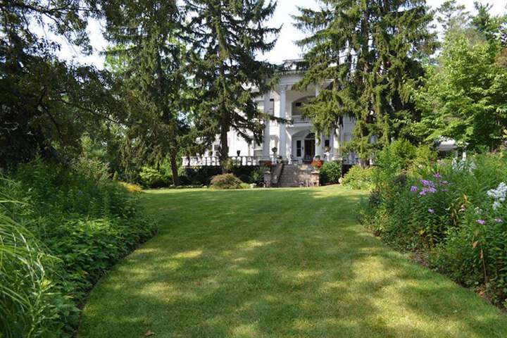 Albemarle Inn