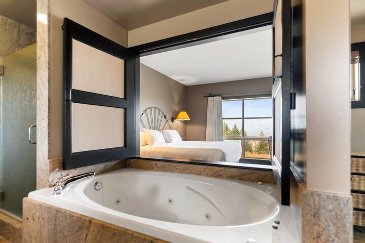 Sun Mountain Lodge