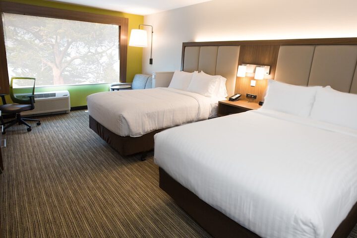 Holiday Inn Express & Suites Greenwood Mall by IHG