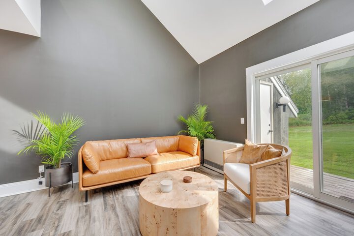 Mid-century Tenney Mountain Condo Near Hiking