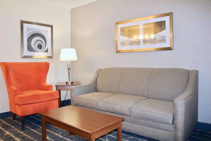 Room 18 of 22