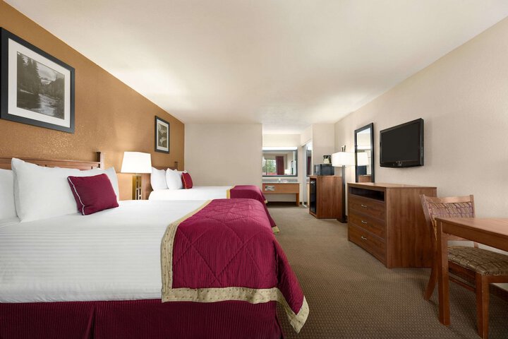 Room 9 of 39
