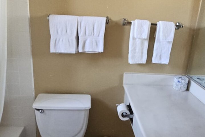 Room 25 of 27