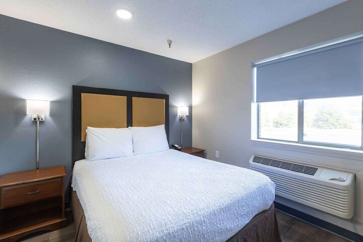 Room 17 of 32