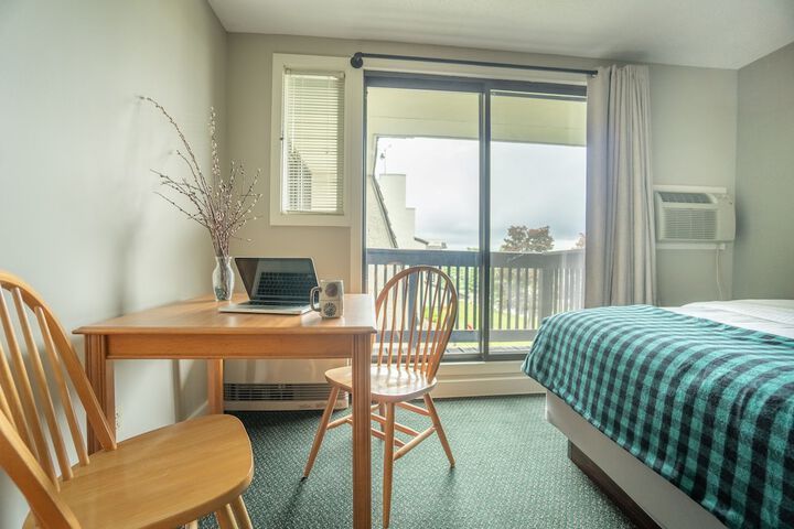 Room 16 of 27