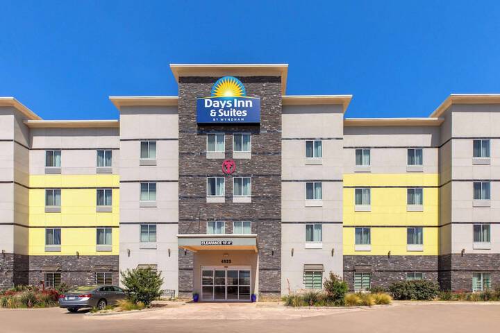 Hotel 5 of 52