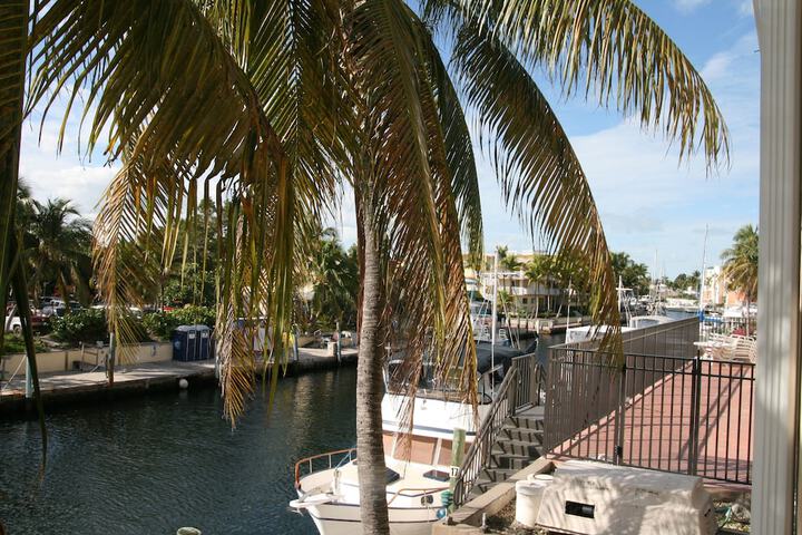 Waterside Suites & Marina