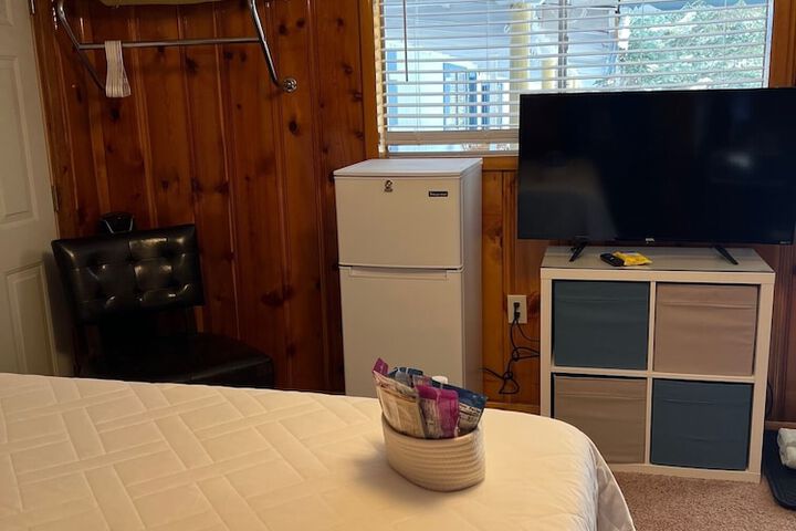 Room 82 of 236